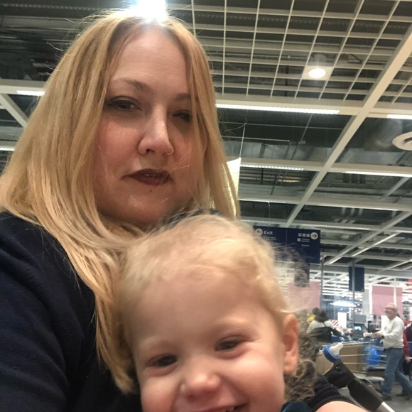 Meet your Posher, Danielle - Picture 5 of 5